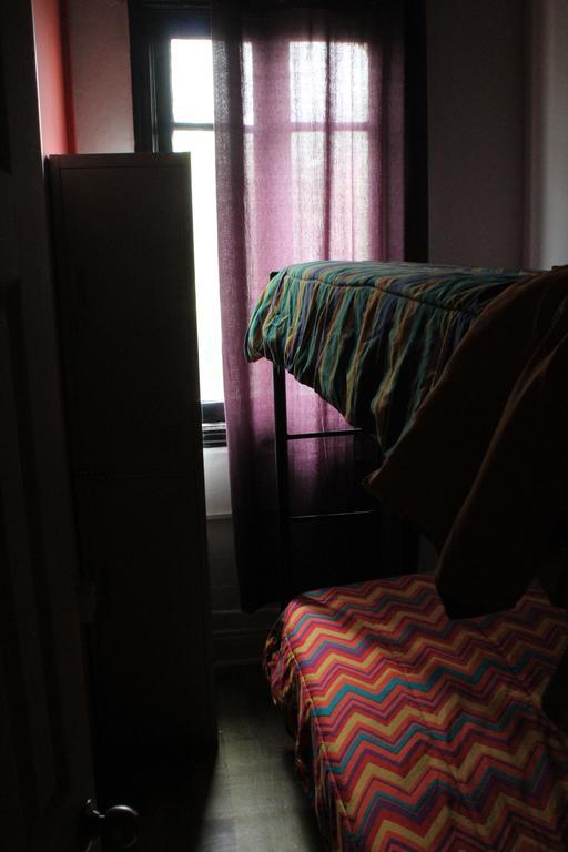 Hostal Barrio Brasil 圣地亚哥 外观 照片